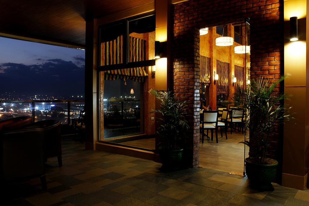 Central Park Tower Resort Ángeles Exterior foto